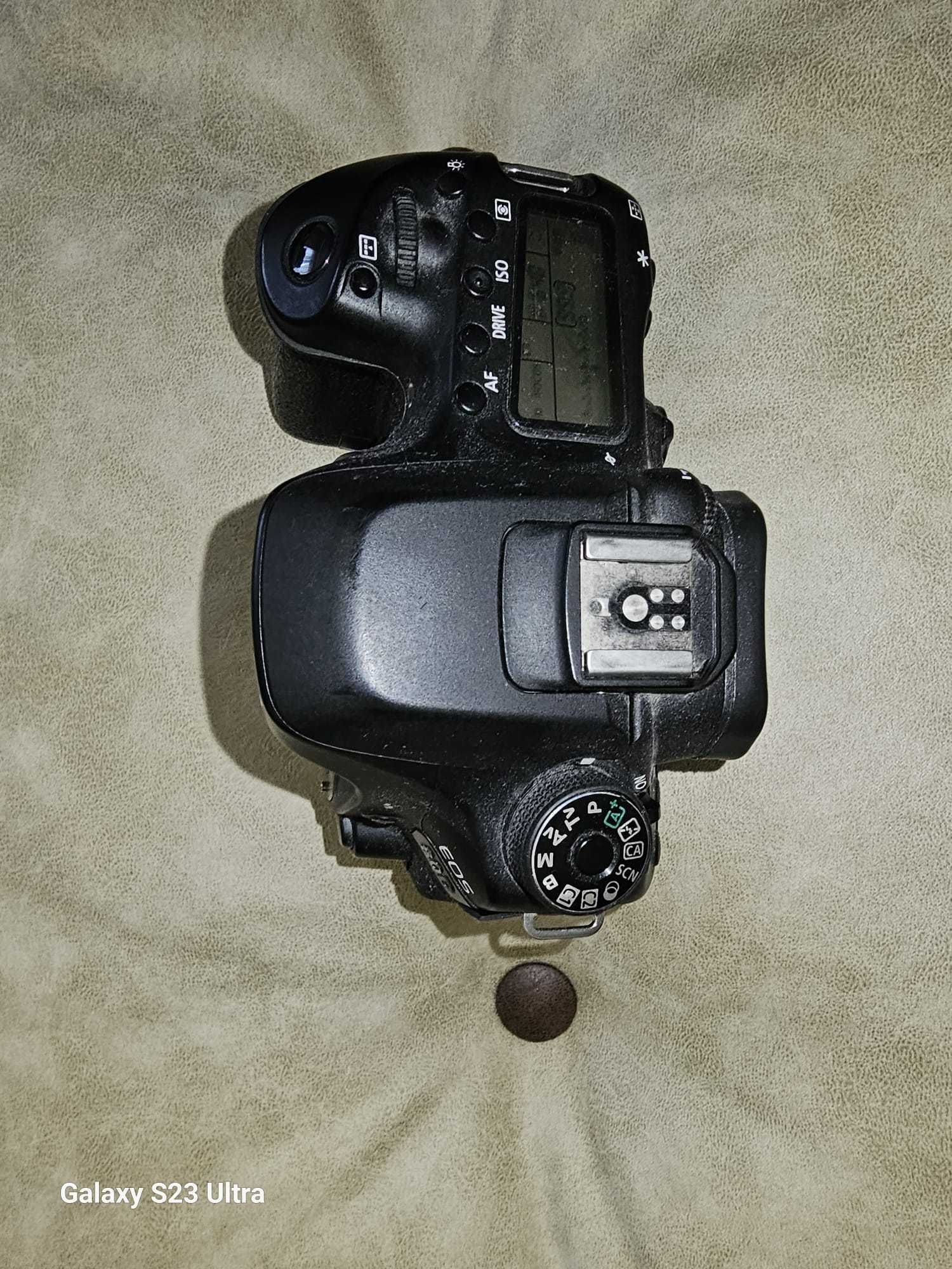 Canon 80D DSLR aproape nou