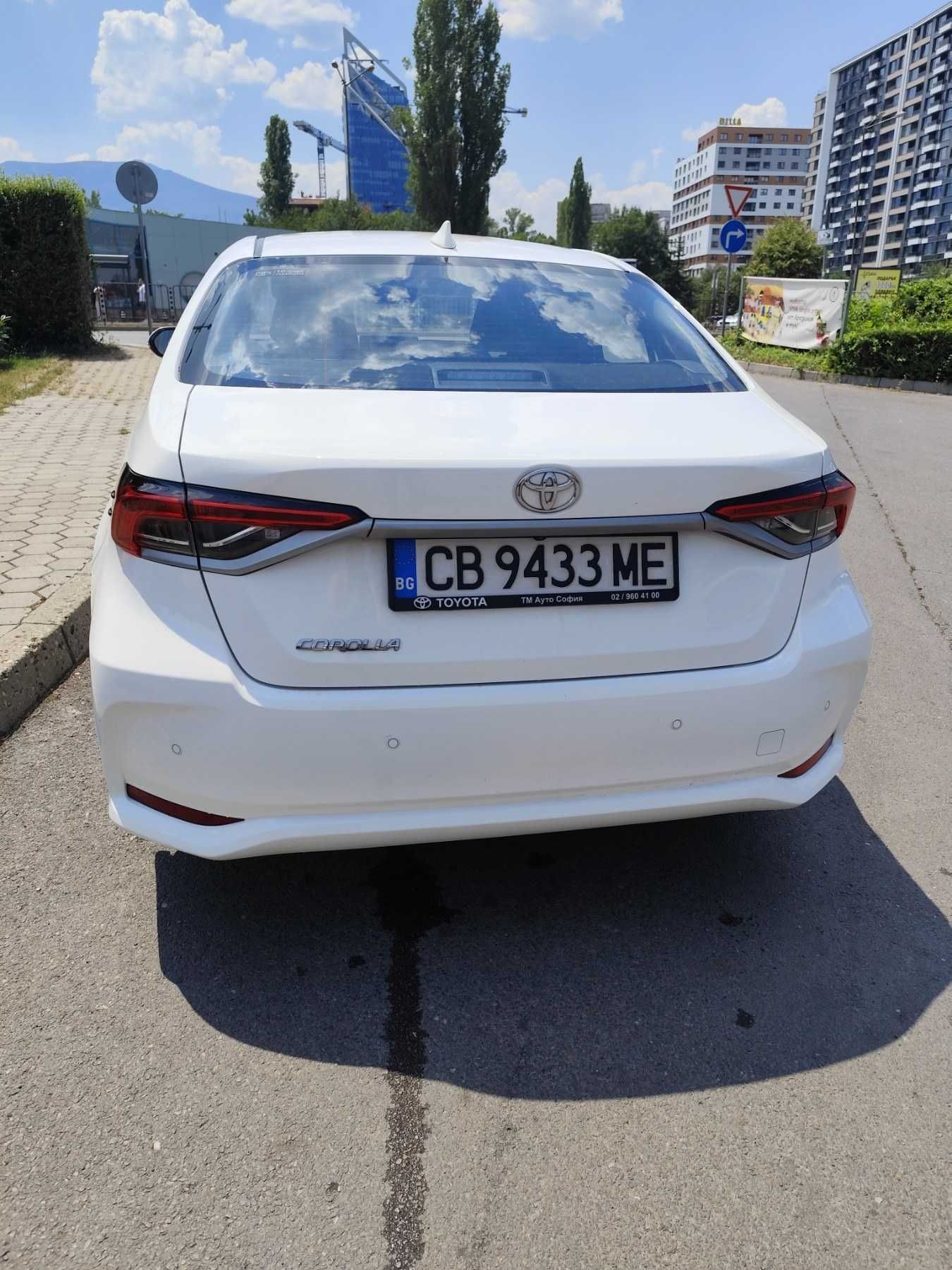 дава под наем тоyota corolla под - наем.