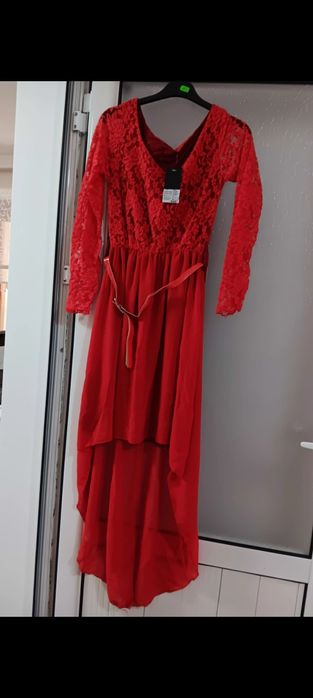 Нова червена рокля