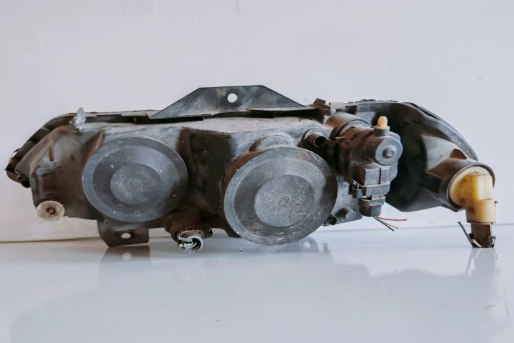 Far Dreapta 14942000R Renault Laguna prima generatie (facelift) seria