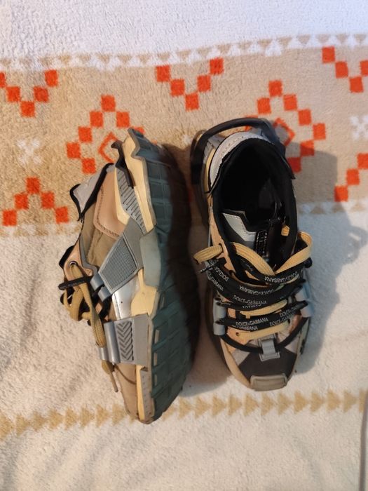 Adidasi dolce gabana preț negociabil