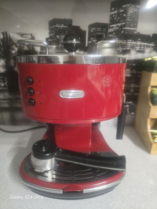 Продам кофемашину delonghi