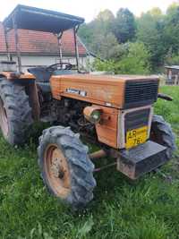 De vânzare UTB Tractor 4x4