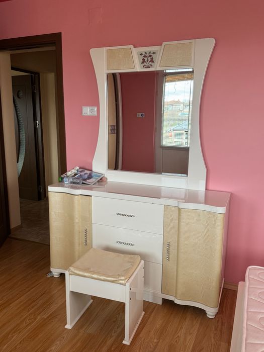 Продава се спален  комплект