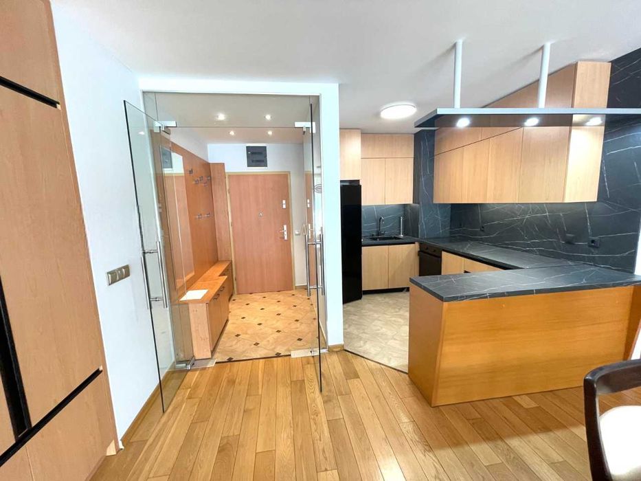 Дава се под наем Тристаен апартамент в София, Витоша - 111 кв.м за 899 € - Снимка #3