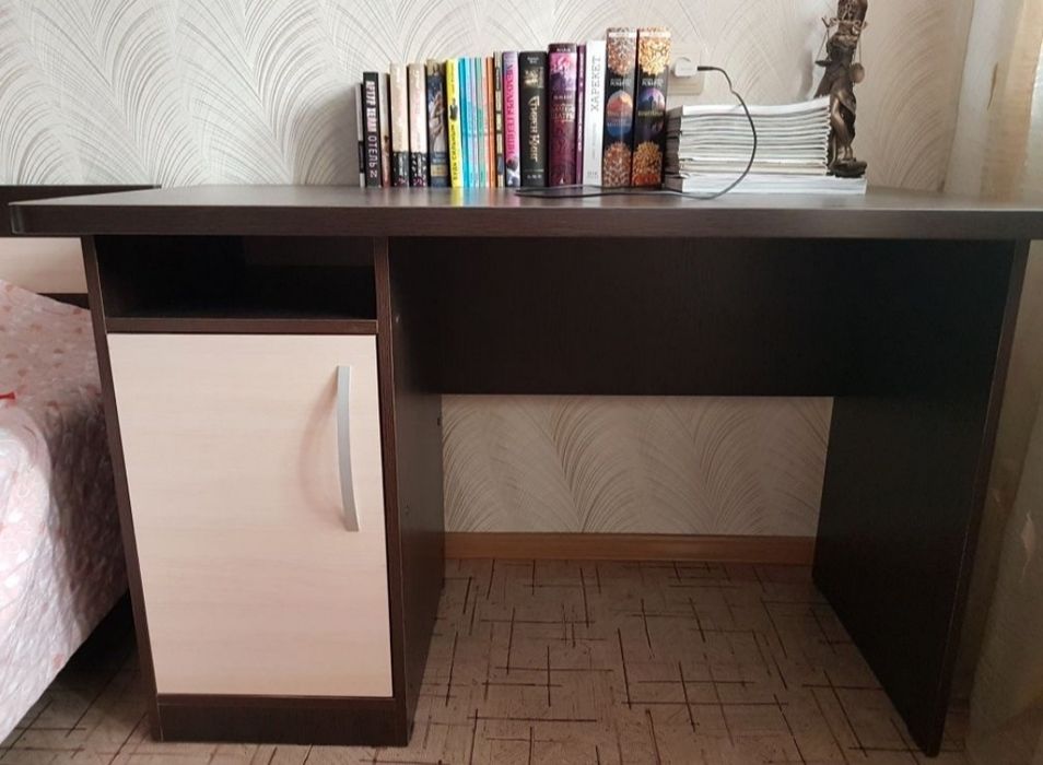 Продам письменный стол