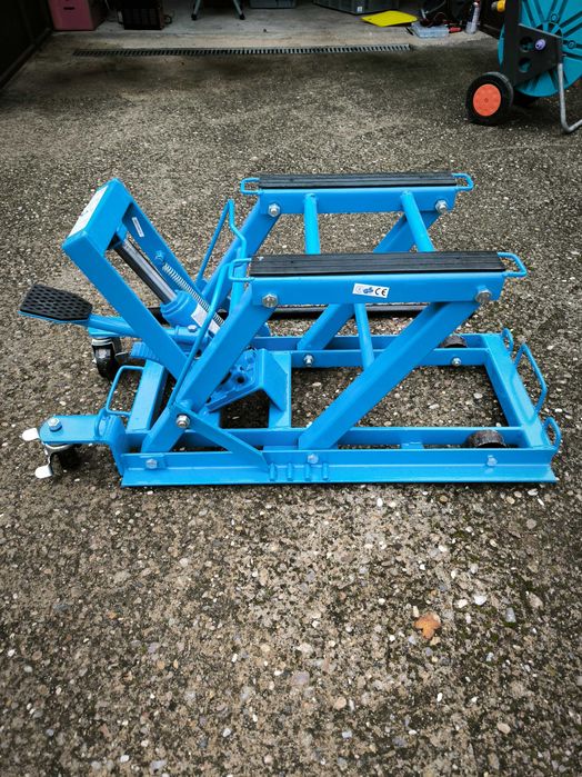 Чисто нов  хидравличен крик за мотор