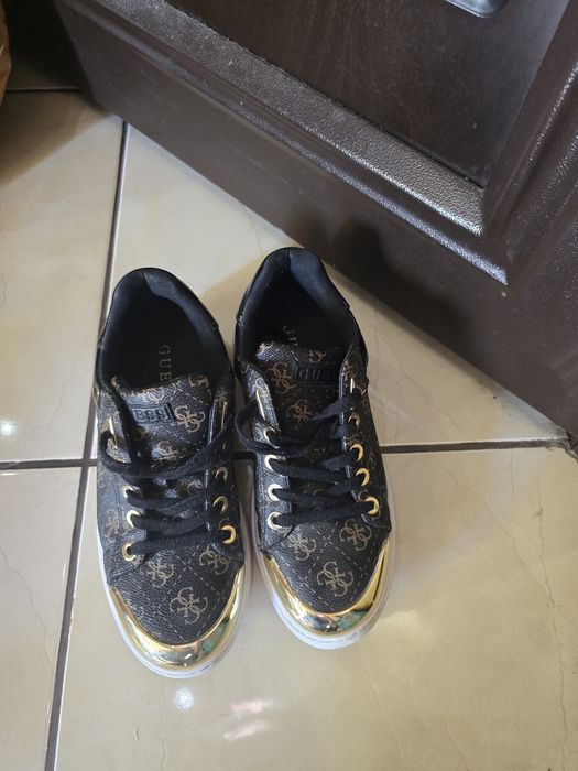 GUESS обувки оригинални