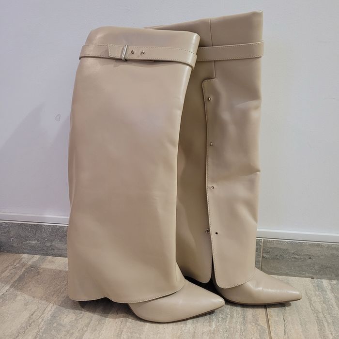 Cizme lungi tip pantalon
