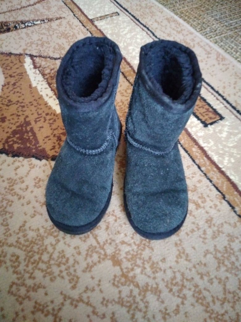 Продам уги зимние на девочку