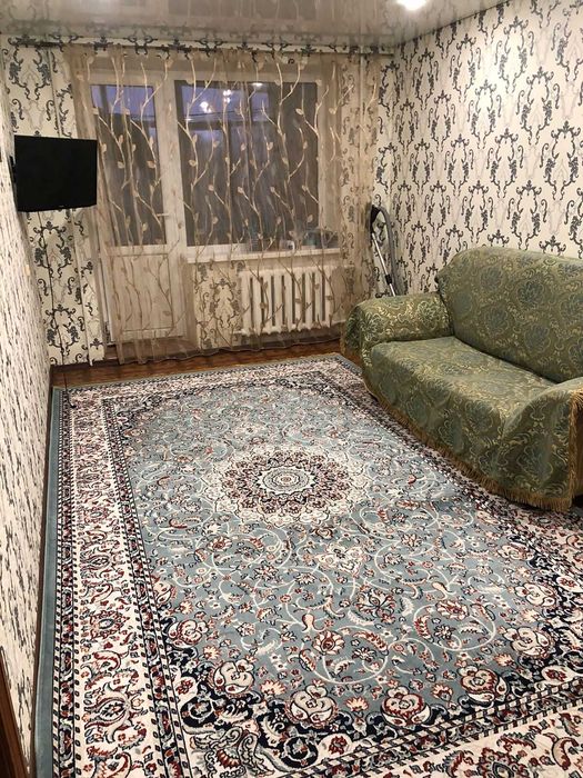 Продам двухкомнатную квартиру в 4 мкрне