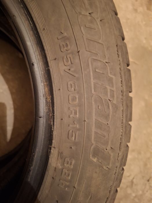 Два броя летни гуми 185/65/15