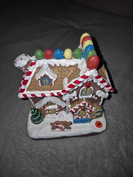 Коледна светеща къщичка