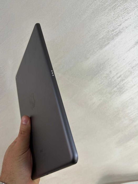 iPad 9th generation 10.2 Като Нов