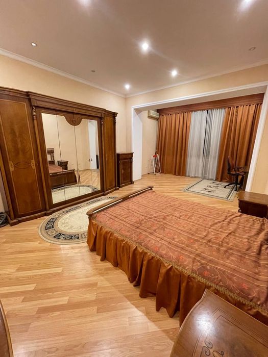 Аренда 3 комнатная 140кв.м Садыка Азимова