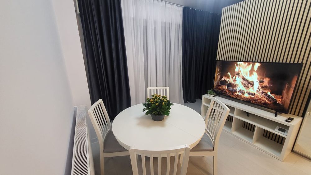 Închiriez Studio