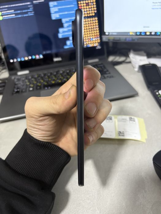 Techno Spark Slim 8/256gb yengi model