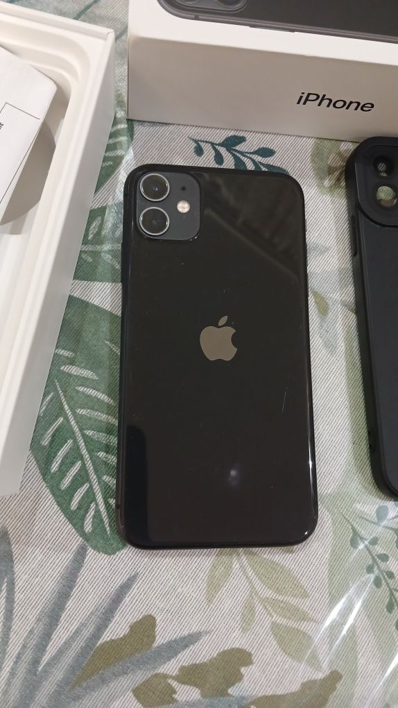 IPhone 11  память 128