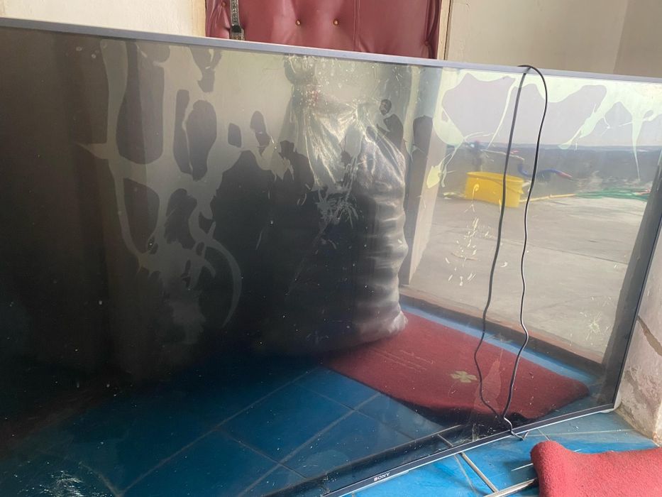 Sony телевизор на запчасти 65дюймов