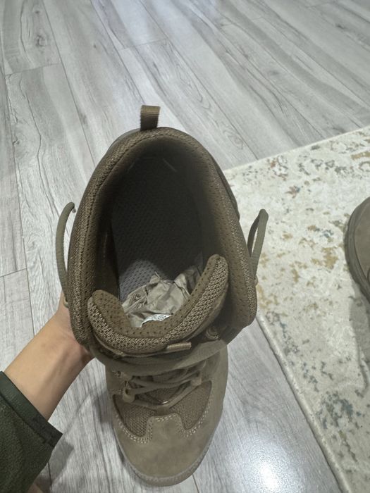Non metallic ботинки