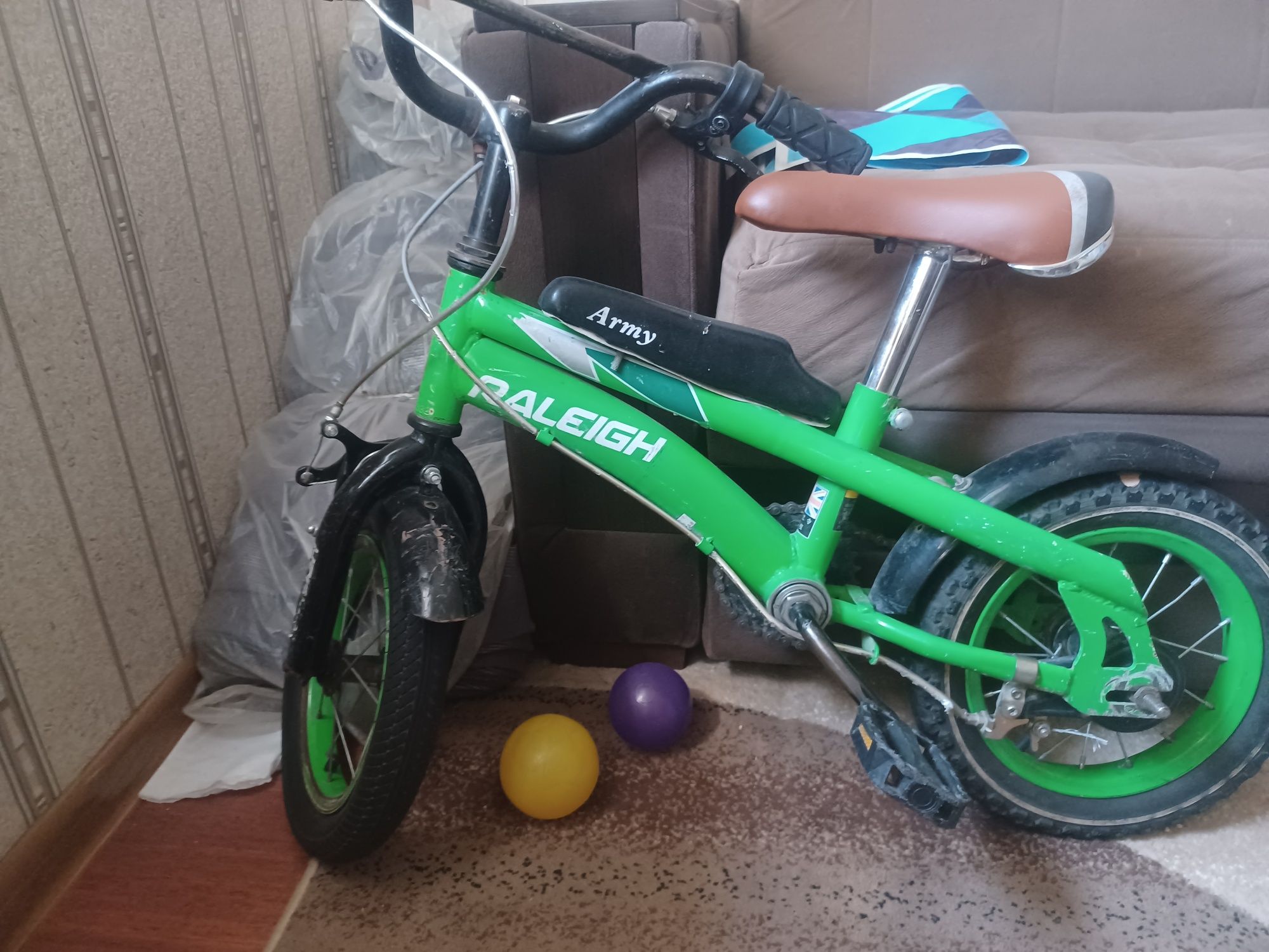 Velsaped sotiladi srochna oldi balon tewilgan 1 ta pedal qoyiw kere