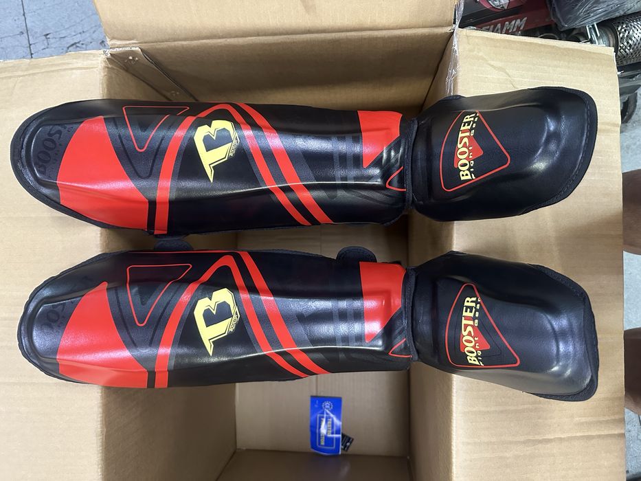 Протектори за крака Booster fight gear V10
