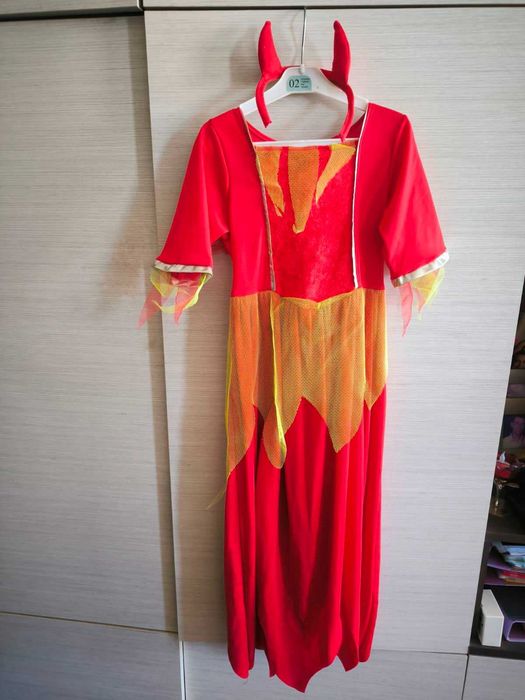 Карнавални и хелоуин костюми за момиче - от 5 г до 7 г