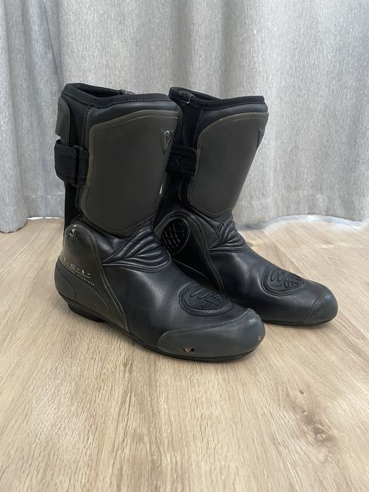 Cizme moto din piele Dainese ca si noi, marime 44(se potriveste 42/43)