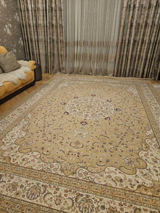 Продам ковер 2,8 *3,8