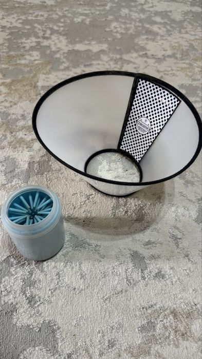 Воротник и силиконовая чистилка для лап