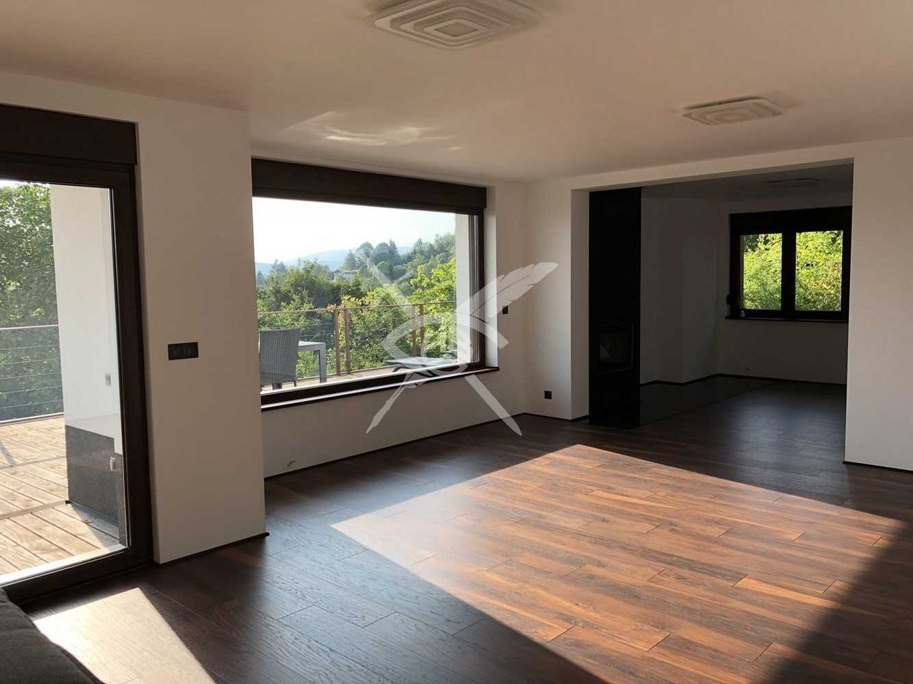 Продава се Къща в с. Панчарево, Област София-град - 500 кв.м за 1580 €/кв.м - Снимка #2