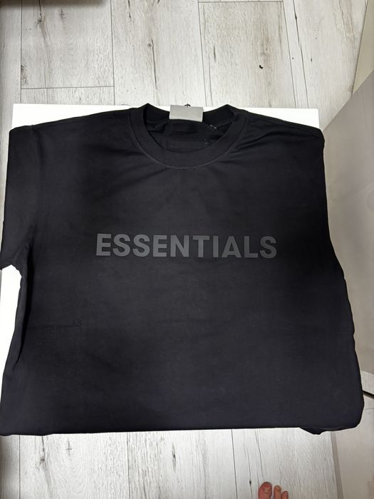 Тениски на Dior,Dsquared и Essentials