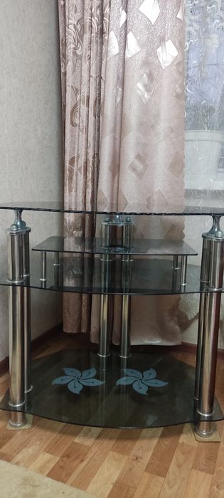 Продам полку для телевизора