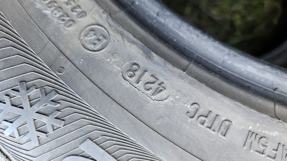 4бр гуми 215 65 16 семперит