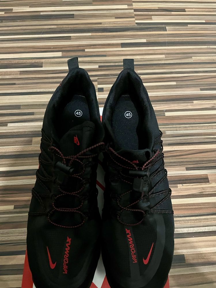 Nike vapormax червени