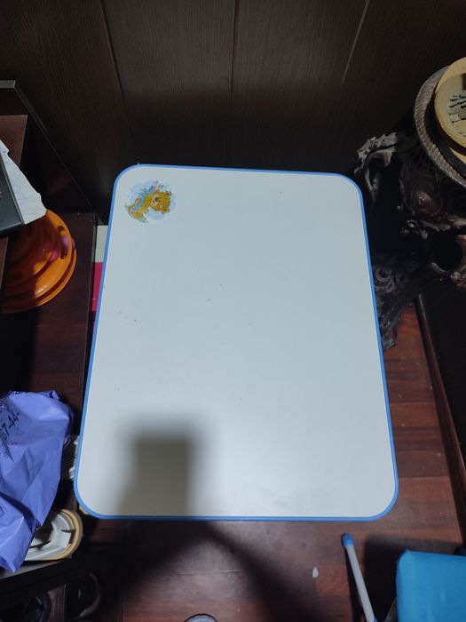 Детский столик со стульчиком