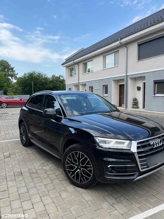 Audi Q5 2.0 TDI Quattro / LED Matrix / Pilot adaptiv / Virtual Cockpit