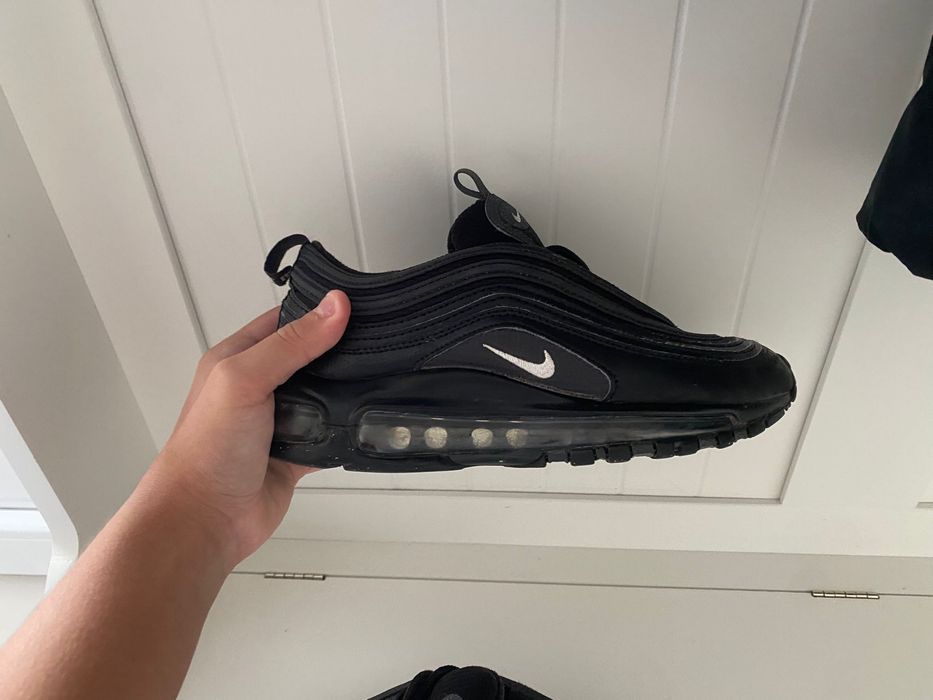 Adidasi negri nike air max ,purtati ,in stare buna,marimea 36