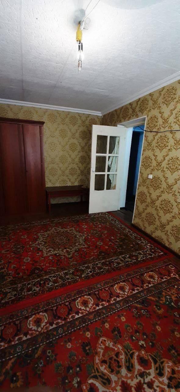 * ИНЯЗ 1/1/4 Чиланзар 9 квартал Продаётся квартира