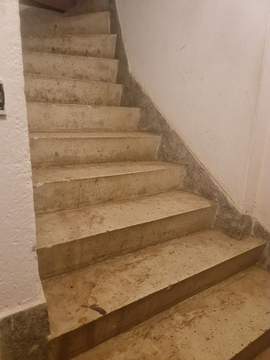 Продавам два етажа от къща в гр.Смолян,кв.Райково