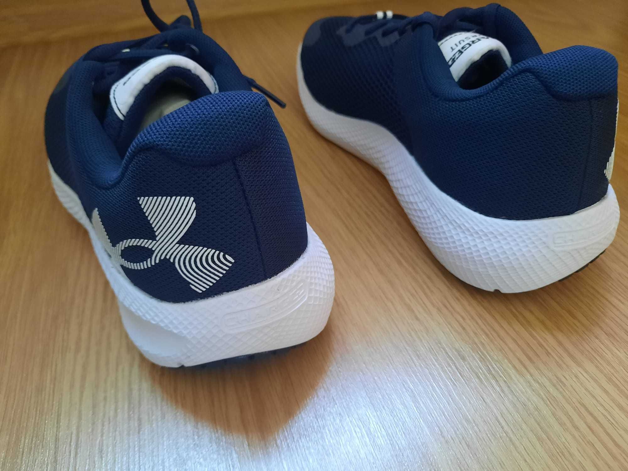 adidasi under armour 42,noi cu eticheta,la cutie