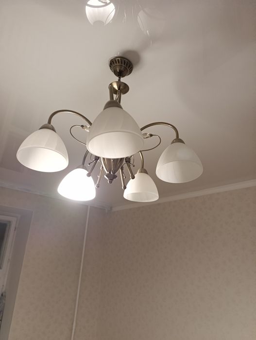 Продам люстры красивые  в хорошем состоянии