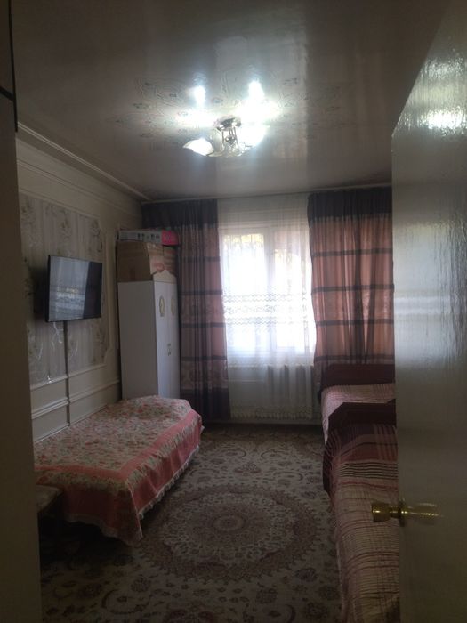 Kvartra sotiladi 3 xonna farxod bozor rŏparasida azgina kirganda