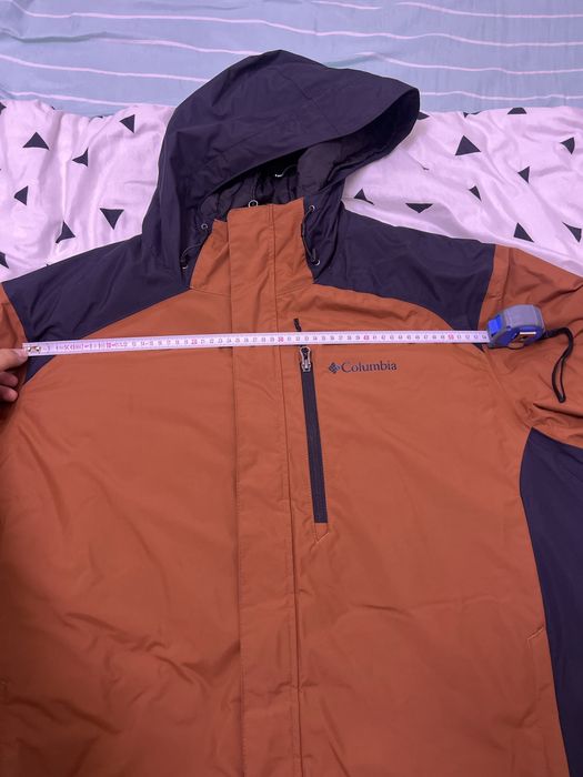 Vand geaca iarna Columbia pentru barbati NOU
