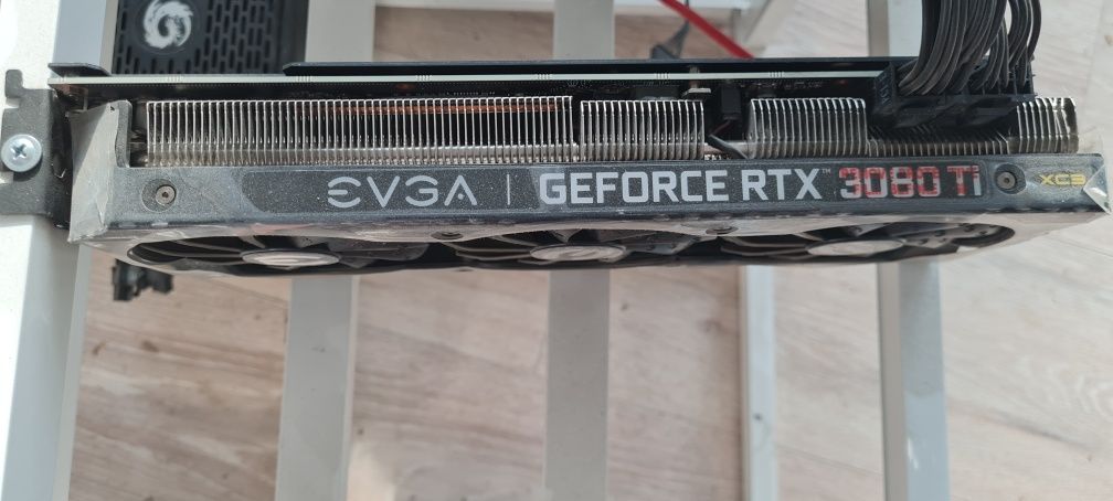 Останали 3 броя Evga Geforce RTX 3080 Ti 12 GB
