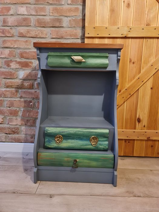 Mobila vintage!Set masa cu două scaune din lemn și metal.