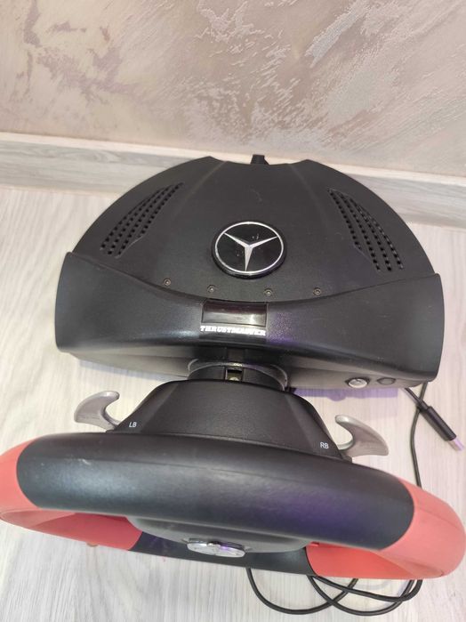 Ferrari 458 Spider Thrustmaster волан с педали