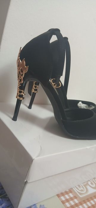 Pantofi toc (doar probabti) trimit prin posta