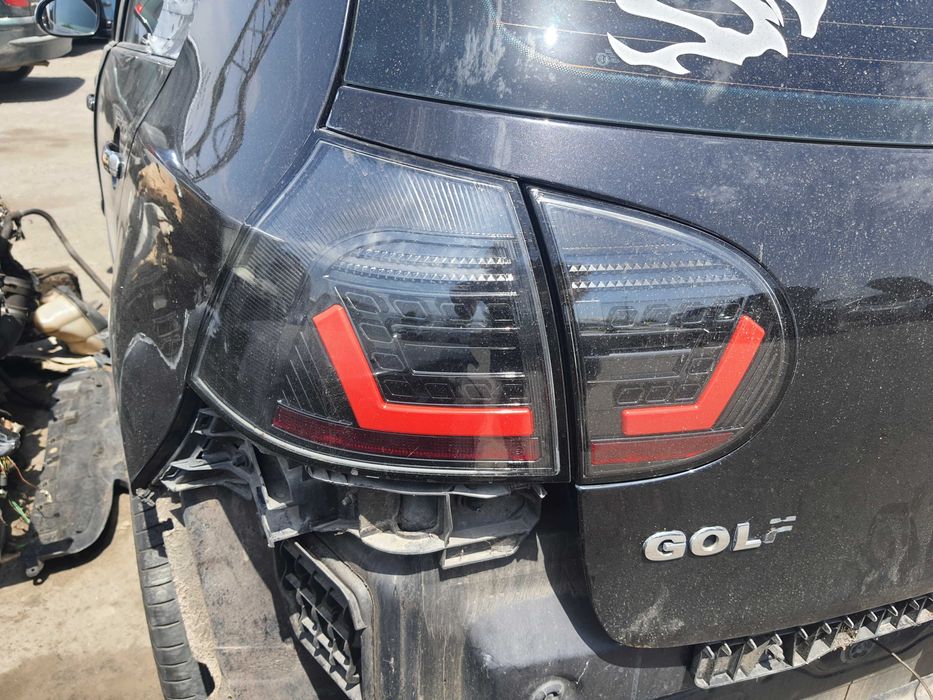 На части! VW Golf 2.0 TDI