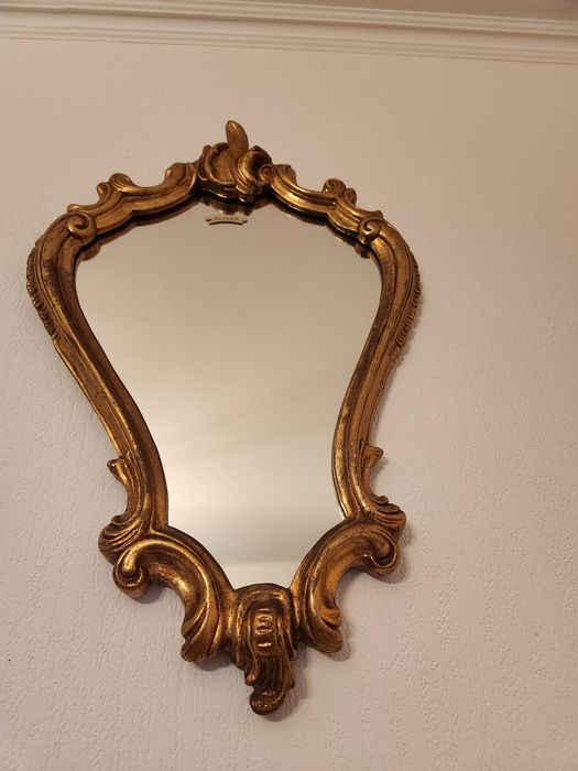 Oglinda in stil baroc